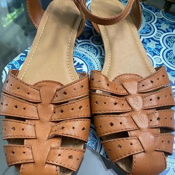 Shoes - Picture 4 of 4